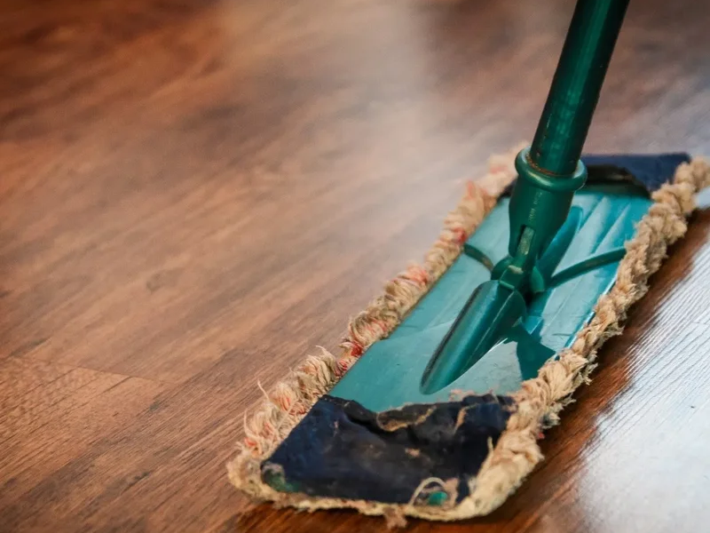How to Clean Laminate Flooring - Inovar Floors